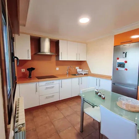 Acogedor Con Terraza Y Barbacoa 아파트 *