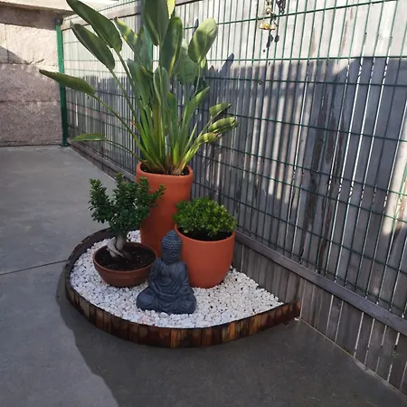 Acogedor Con Terraza Y Barbacoa 아파트